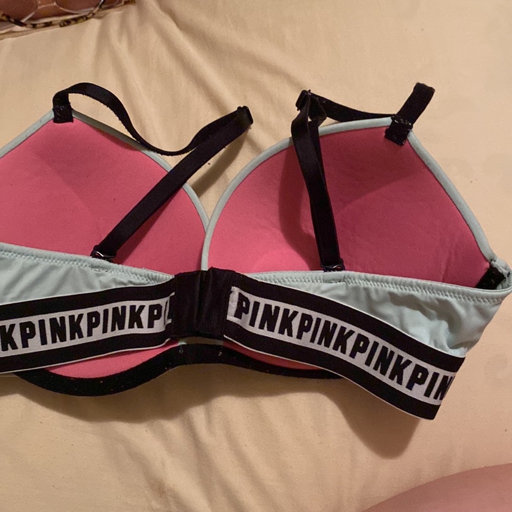 Pink bras - Picture 2 of 6